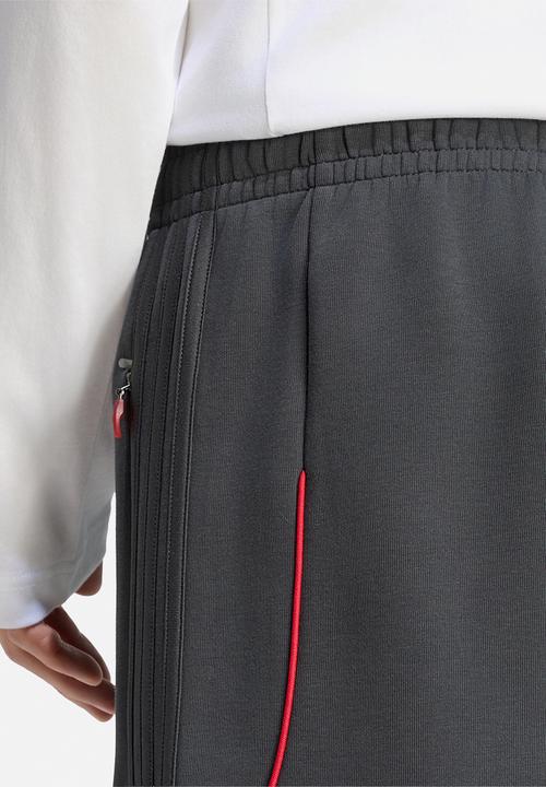adidas Originals - Liverpool FC Spacer Teamgeist 26 Short- Carbon Grey