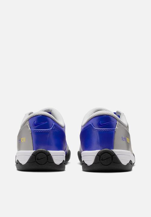 Nike - Total 90