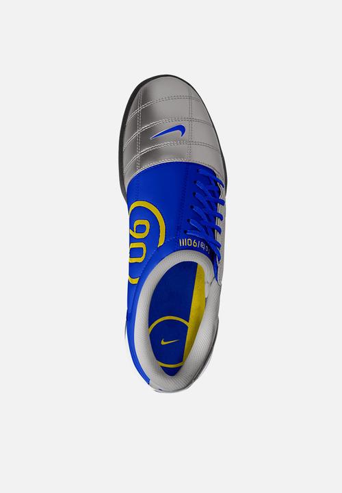 Nike - Total 90