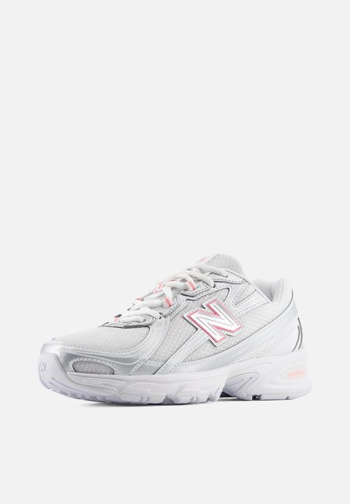 New Balance  - 740 Grade School