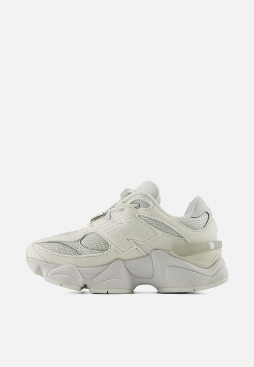 New Balance  - 9060 pre school