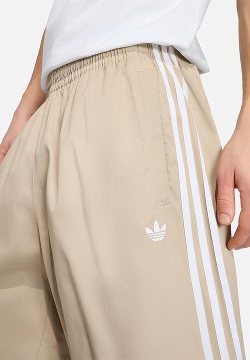 adidas Originals - Twill Shorts - Khaki Three