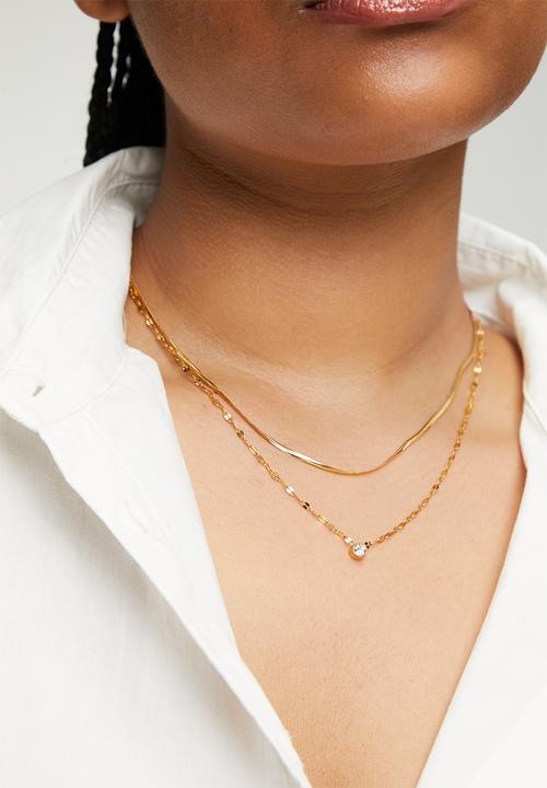 Zoe on Trend - Stylish valentino necklace  - gold