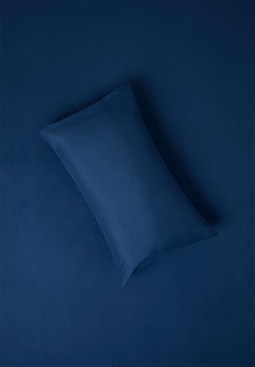 Sixth Floor - Recycled microfibre std pillowcase set - Navy Peony
