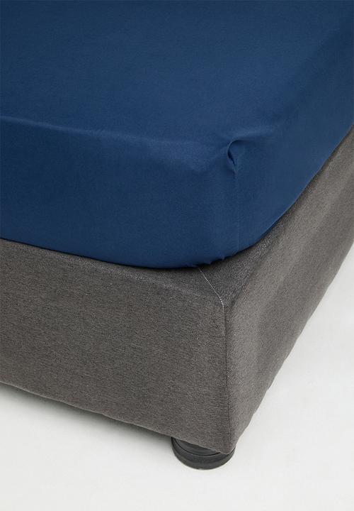 Sixth Floor - Recycled microfibre fitted sheet - Navy Peony