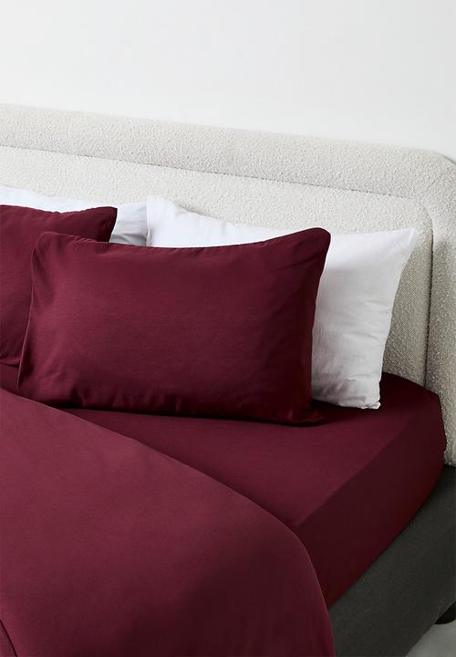 Sixth Floor - Recycled microfibre fitted sheet - Burgundy