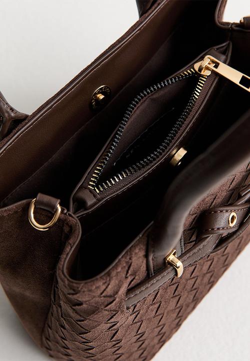 New Look - Faux Suede Weave Effect Mini Crossbody Bag - Dark Brown