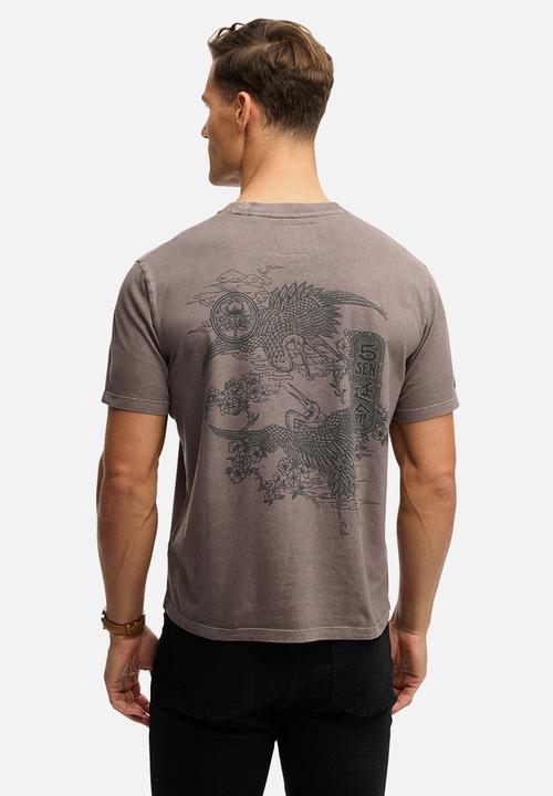 Superdry. - Tokyo Narrative Loose Tee - Dark Pebble Grey