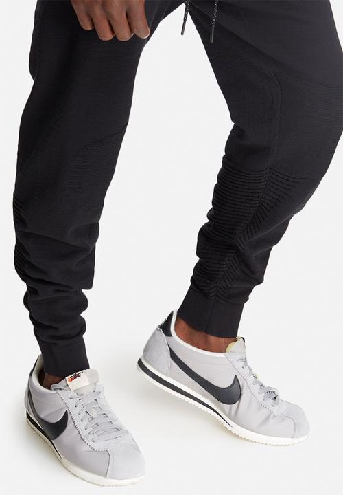 Nike - Tech knit pants