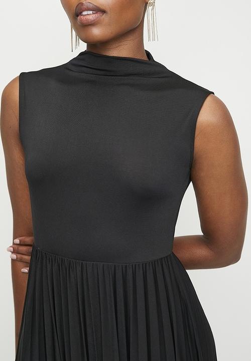 edit - Funnel Neck Pleated Knit Dress-Black