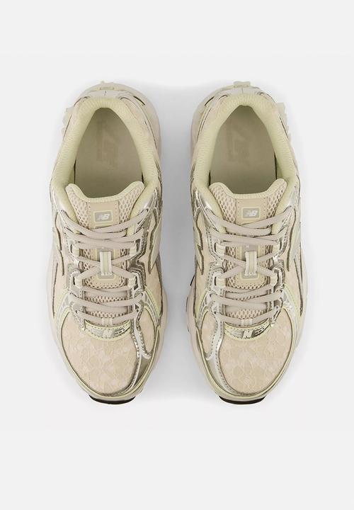 New Balance  - 740 - Moonbeam with Light Silver Metallic