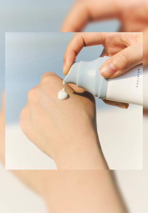 SKIN1004 - Madagascar Centella Hyalu-Cica Water-Fit Sun Serum - 50ml