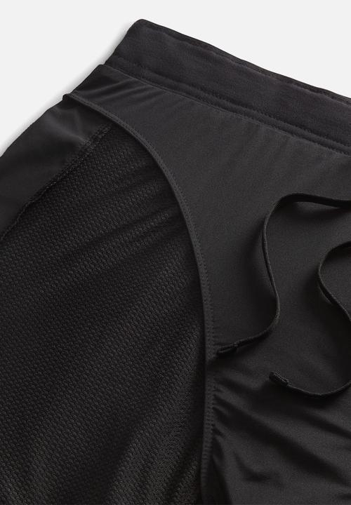 Nike - M Nike df challenger short 7bf - black/reflective silver