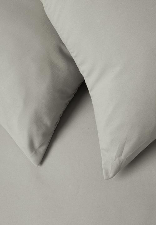 Sixth Floor - Recycled microfibre duvet set Greige