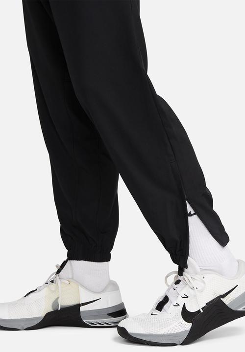 Nike - Form Dri-FIT tapered versatile pant - Black/Black/Reflective Silver