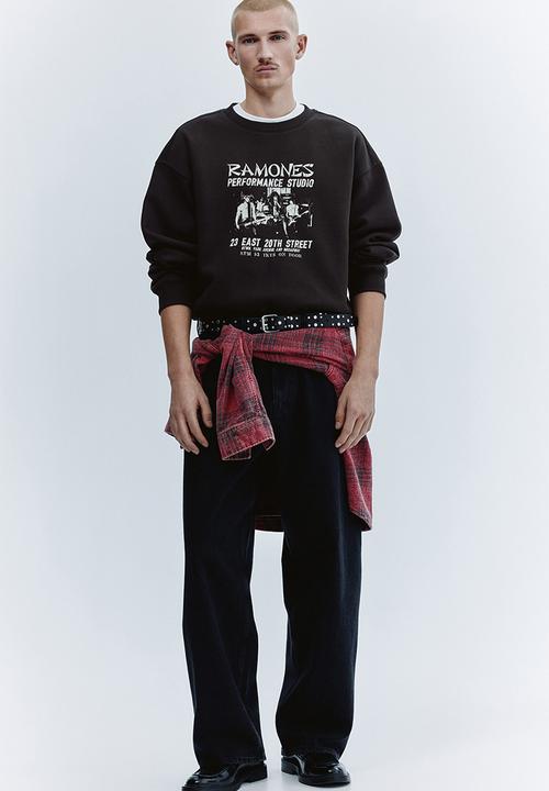 H&M - Loose fit sweatshirt - dark brown/ramones