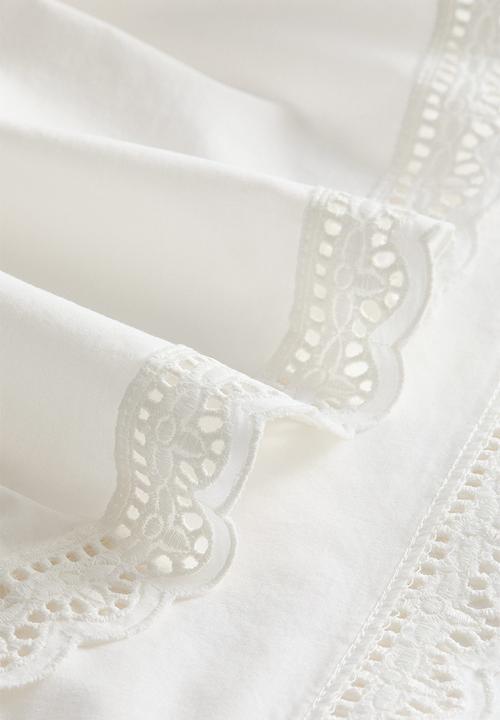 H&M - Lace-trimmed cotton table runner - white