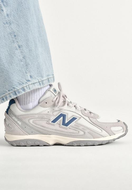 New Balance  - 204L