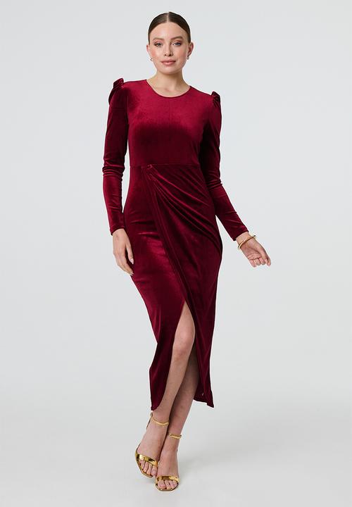 Izabel London - Long sleeve velvet with front side slit dress - red