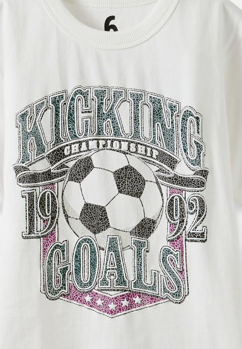 Cotton On - Essentials Graphic Short Sleeve Tee -  Dark Vanilla/Kicking Goals