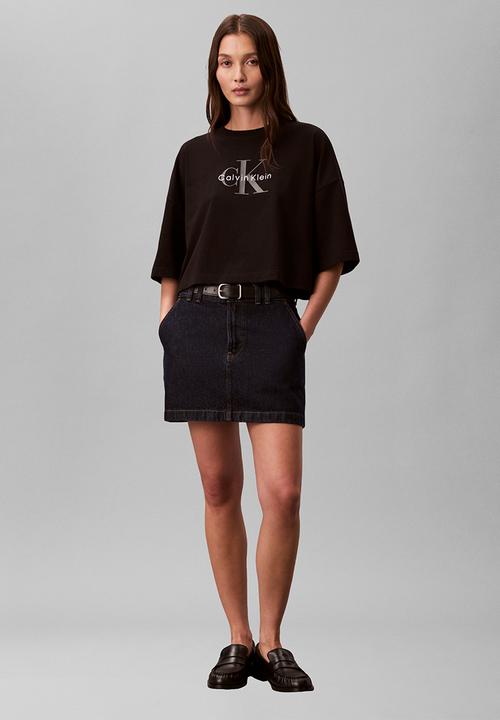 Calvin Klein - Short sleeve boxy crop monologo tee - black