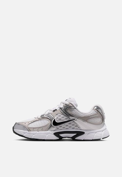 Nike - Nike V5 Rnr Grade School