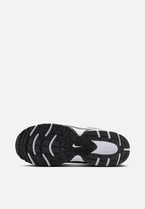 Nike - Nike V5 Rnr Grade School