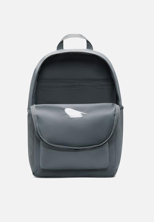 Nike - Nike Heritage 2.0Backpack (23L) - Smoke Grey/Smoke Grey/White