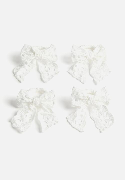 4-pack broderie anglaise napkin rings - white
