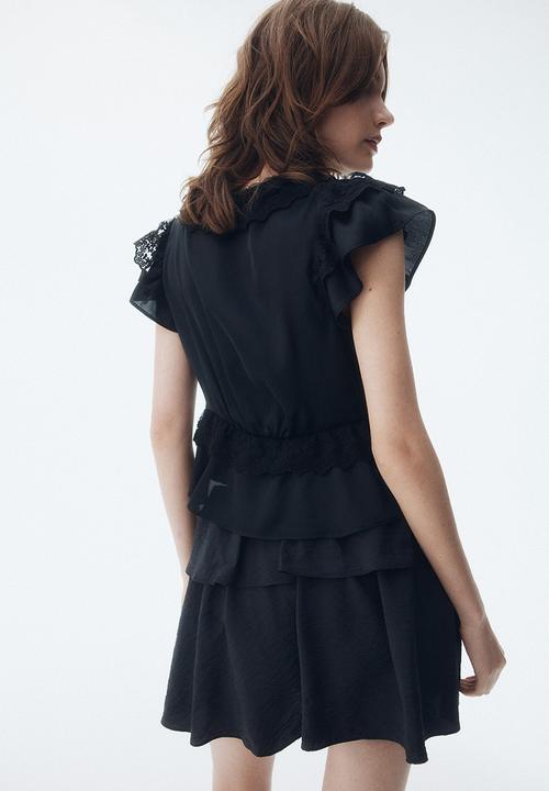 H&M - Flounce-trimmed satin blouse - black