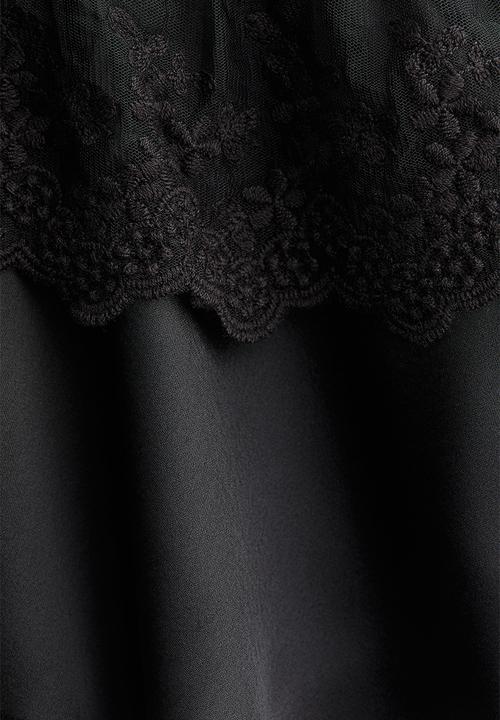 H&M - Flounce-trimmed satin blouse - black