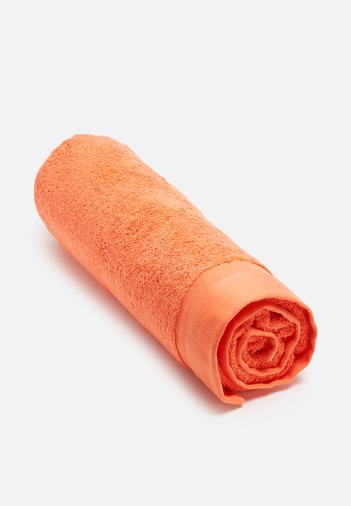 Sixth Floor - Coral bath sheet