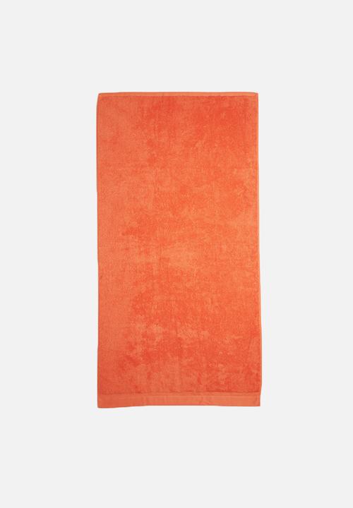 Sixth Floor - Coral bath sheet
