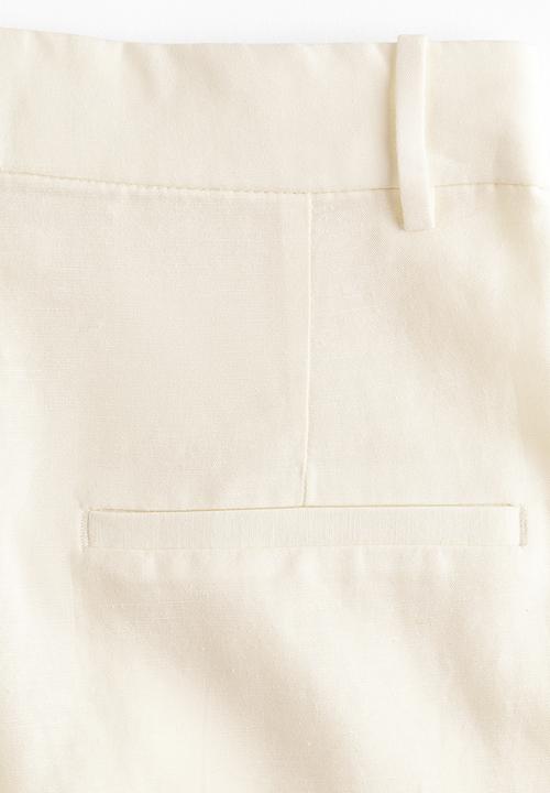 H&M - Tailored linen-blend shorts - ivory