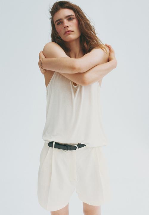H&M - Tailored linen-blend shorts - ivory