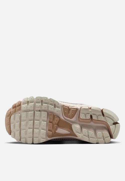 Nike - Nike Zoom Vomero 5