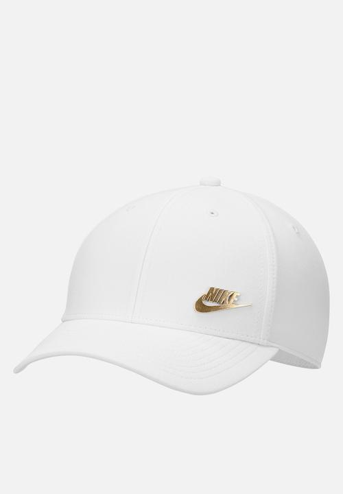Nike - Nike Dri-Fit Clubstructured Metal Logo Cap - White/Metallic Gold