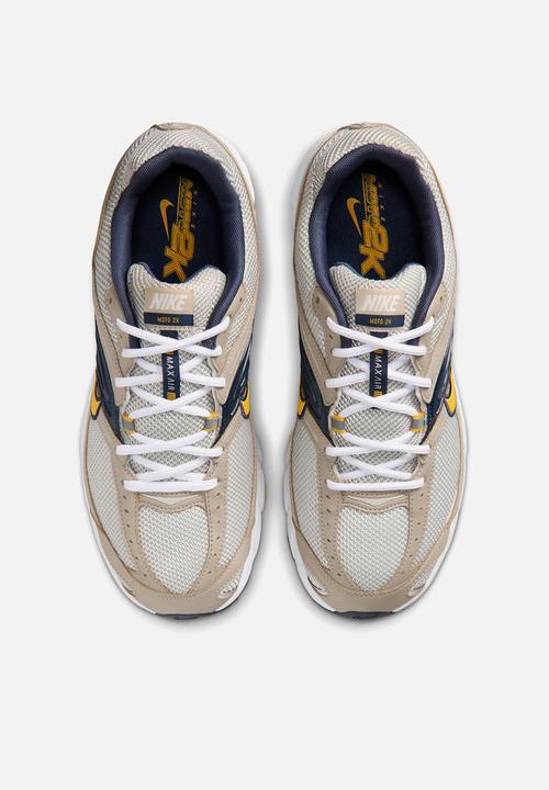 Nike - NIKE AIR MAX MOTO 2K 2TONE