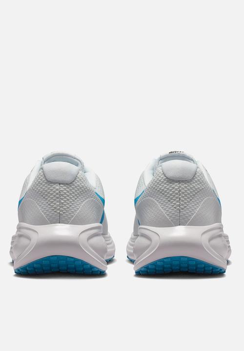 Nike - Nike Revolution 8