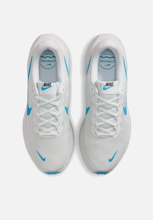 Nike - Nike Revolution 8