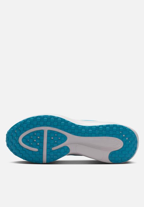 Nike - Nike Revolution 8