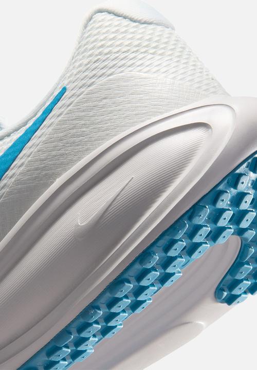Nike - Nike Revolution 8