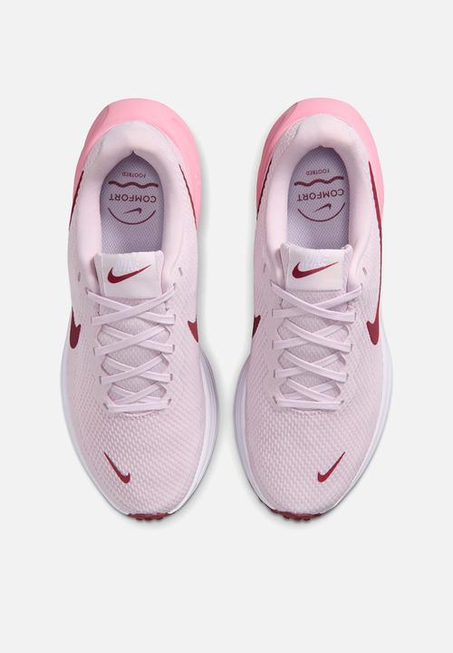 Nike - Nike Revolution 8