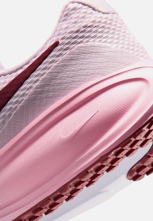 Nike - Nike Revolution 8