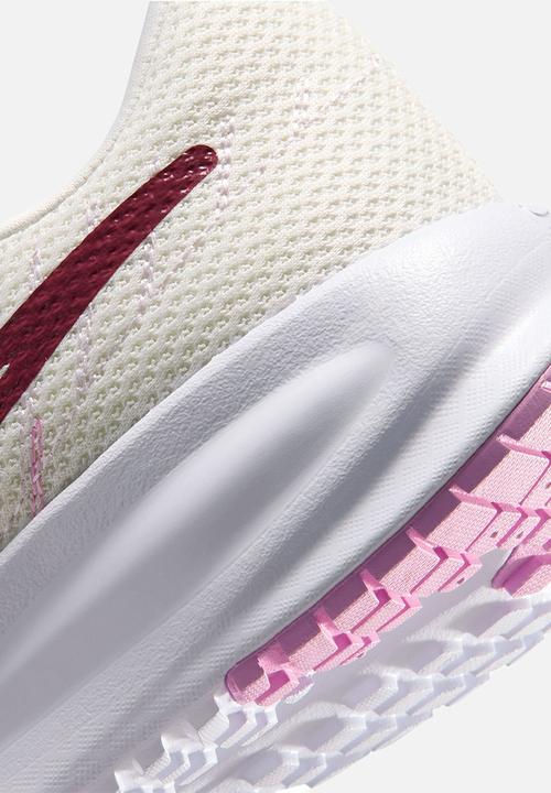 Nike - Nike Run Defy