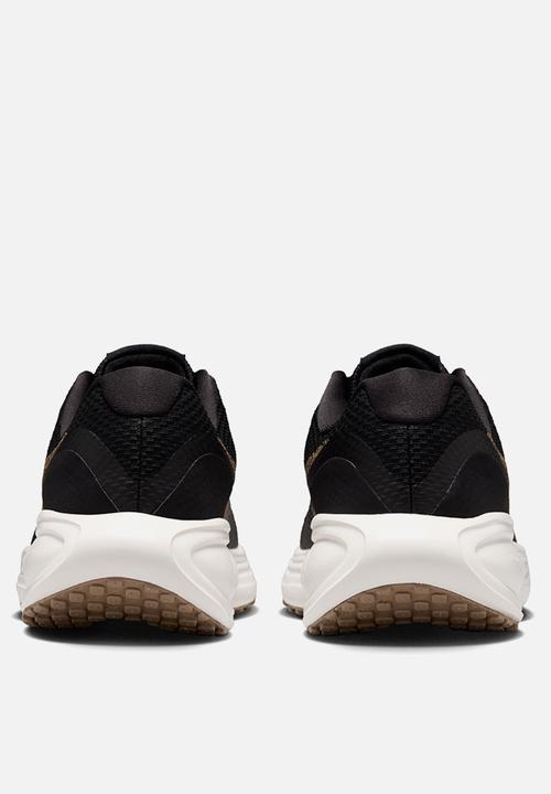 Nike - Nike Revolution 8