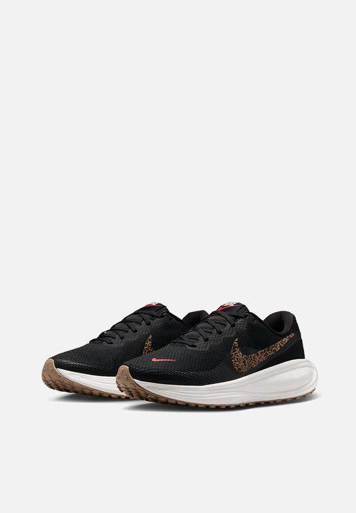 Nike - Nike Revolution 8