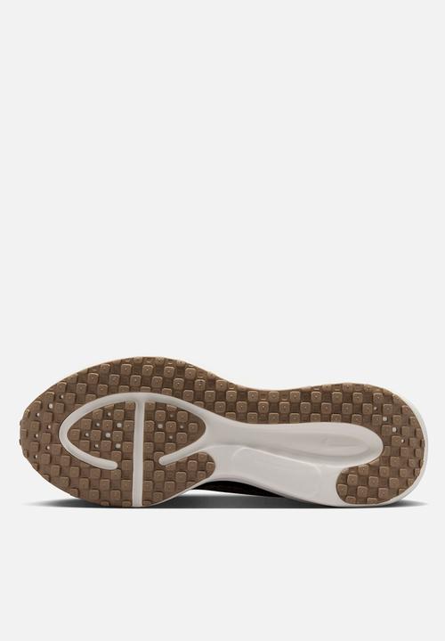 Nike - Nike Revolution 8