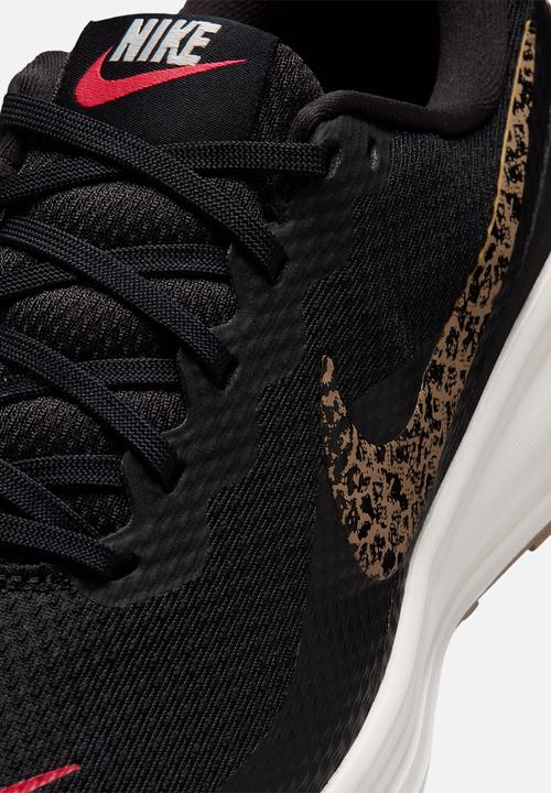Nike - Nike Revolution 8