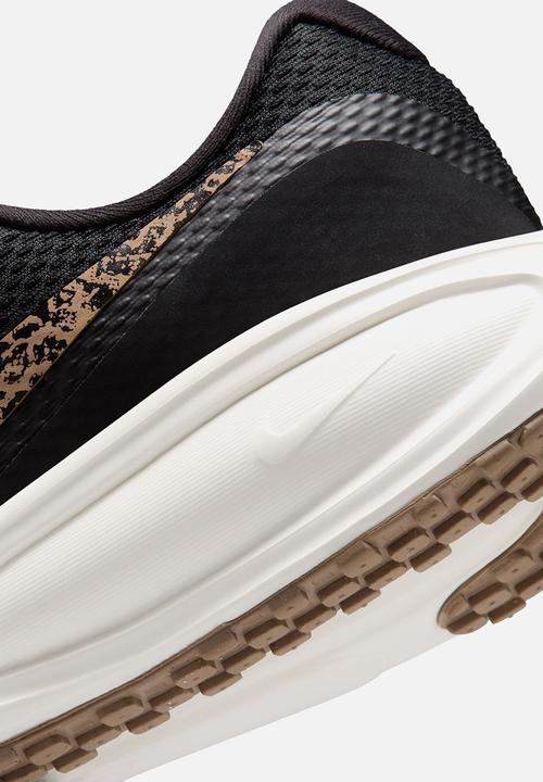 Nike - Nike Revolution 8